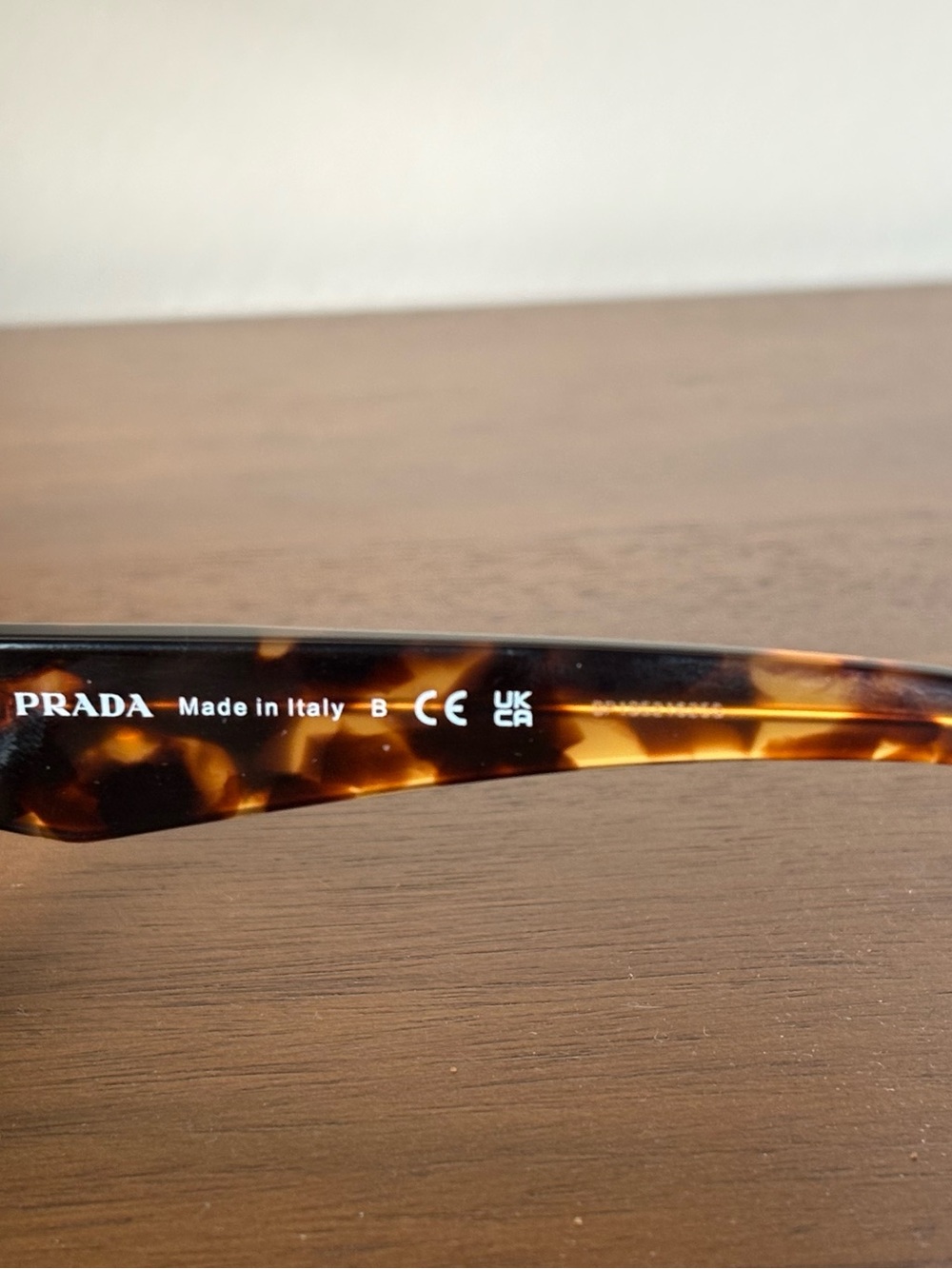 Prada Symbole tortoiseshell cat eye sunglasses - excellent condition - RRP $548 - Picture 4 of 7